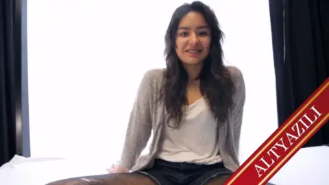Liseli Ayşe Kalın Yarrağı İçine Alıyor